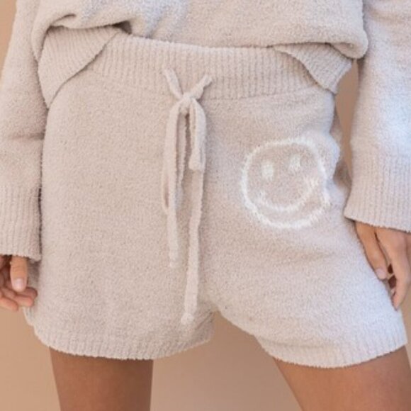 2 piece Smiley Face Lounge set  - beige - Picture 6 of 7